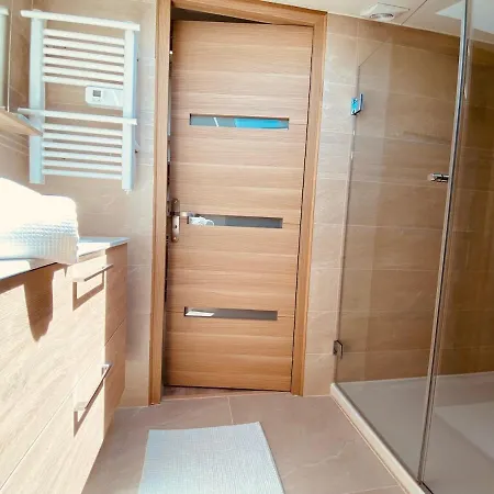 Apartment Chic Spacious 2br Few Steps From The Center Cannes