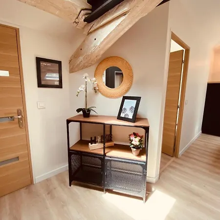 Apartment Chic Spacious 2br Few Steps From The Center