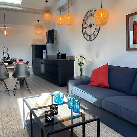 Chic Spacious 2br Few Steps From The Center Cannes