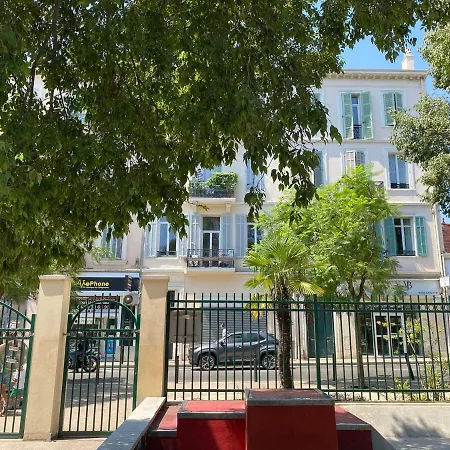 Chic Spacious 2br Few Steps From The Center Apartment Cannes